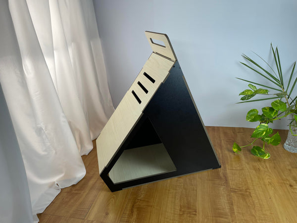 Creative Planet Pets - Pyramid Cat House with Scratcher