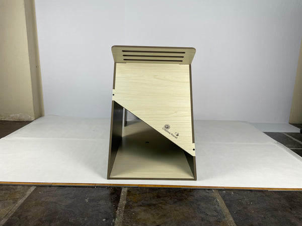 Creative Planet Pets - Pyramid Slant Cat House with Scrather